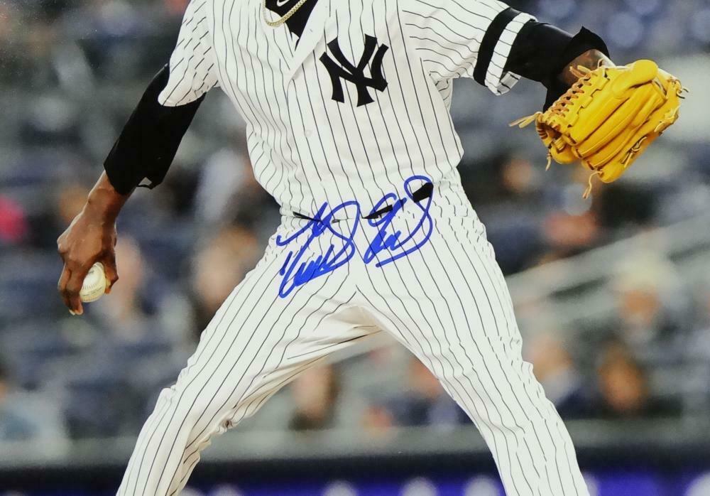 Mariano Rivera Autographed 16x20 NY Yankees Pitching W/ HOF- JSA Auth *White
