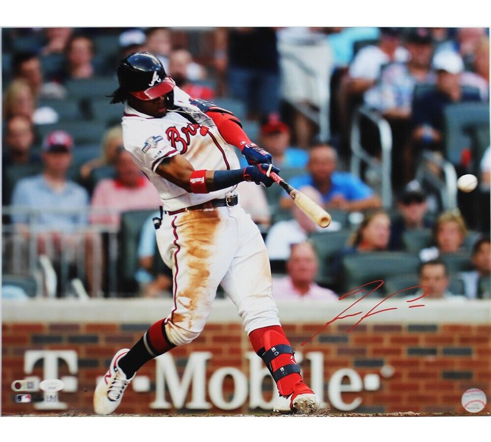 Ronald Acuna Jr. Signed Batting Glove (Beckett)