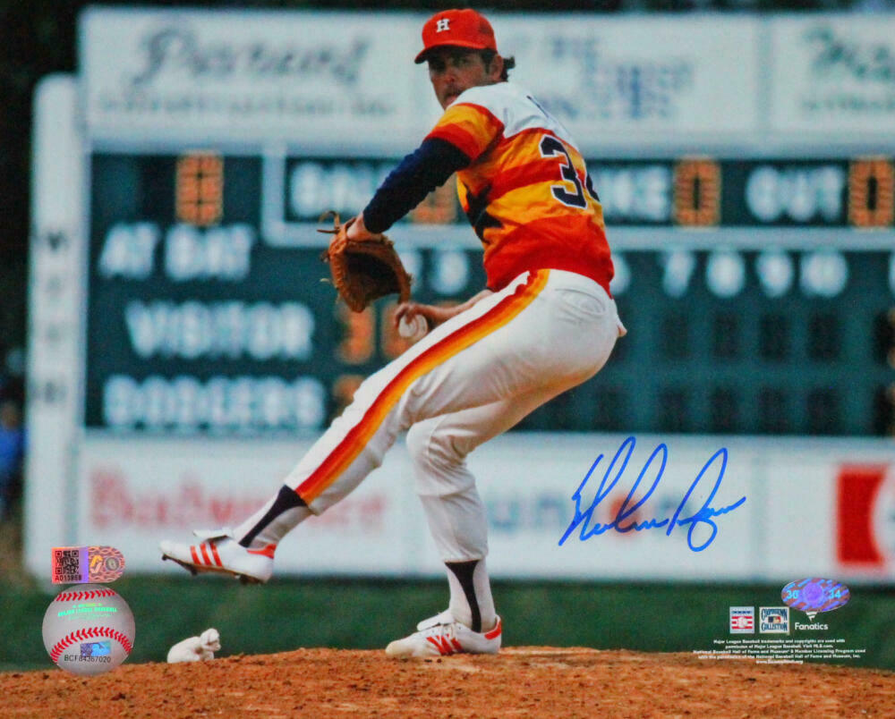 Nolan Ryan Autographed New York Mets 8x10 Wind Up Photo- AIV Hologram