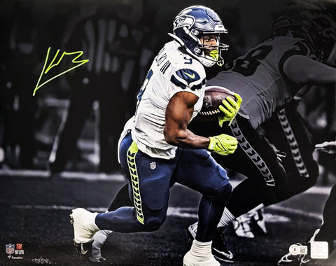 KENNETH WALKER III AUTOGRAPHED 16X20 PHOTO SEAHAWKS SPOTLIGHT BECKETT 208165