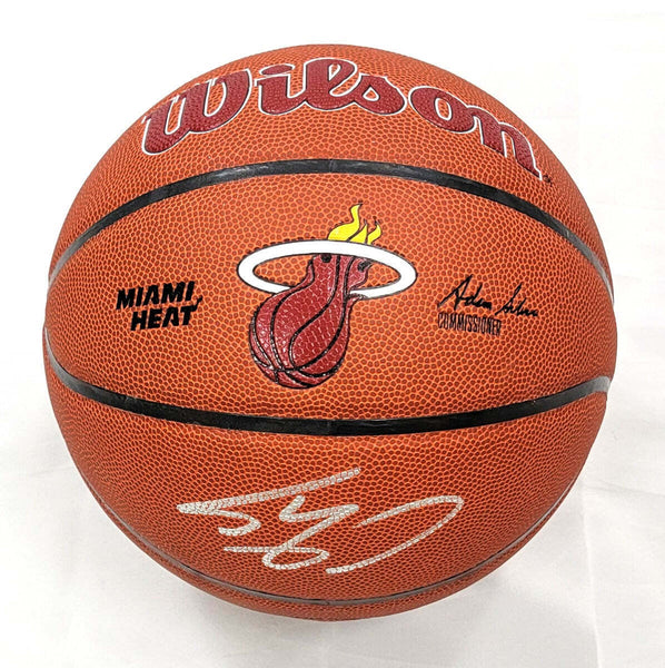 Shaquille O'Neal Signed Miami Heat Wilson NBA Replica Logo Game Ball Beckett