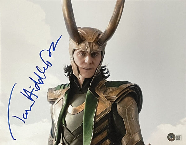 Tom Hiddleston Autographed/Signed Marvel Avengers Loki 11x14 Photo Beckett 46986