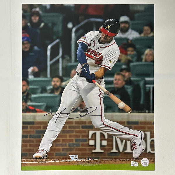 Autographed/Signed Matt Olson Atlanta Braves 16x20 Baseball Photo Fanatics COA