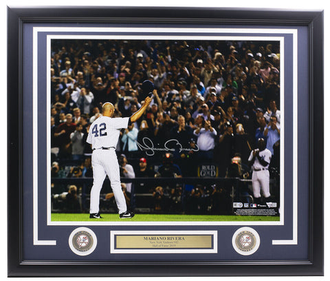 Mariano Rivera Signed Framed New York Yankees 16x20 Stadium Photo Fanatics MLB