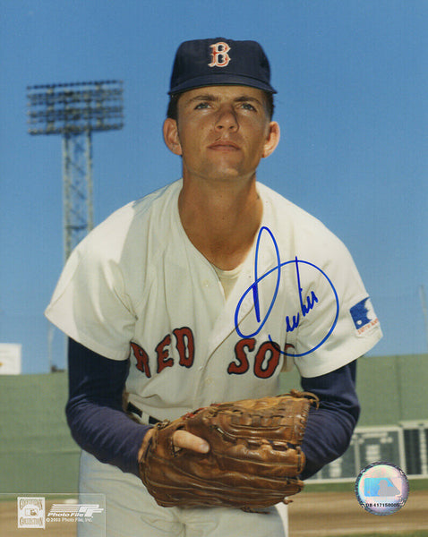 Bill Lee Signed Red Sox Close Up Pose With Glove 8x10 Photo - (SCHWARTZ COA)