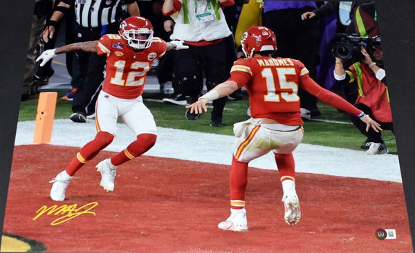 MECOLE HARDMAN SIGNED KANSAS CITY CHIEFS SUPER BOWL LVIII 16x20 PHOTO W/ MAHOMES