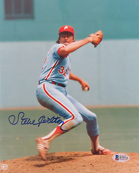 Steve Carlton Signed Philadelphia Phillies Pitching Action 8x10 Photo - Beckett