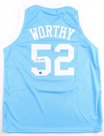 James Worthy Signed North Carolina Tar Heels Jersey (Beckett) 1982 NCAA Champs