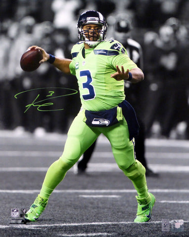 RUSSELL WILSON AUTOGRAPHED SIGNED 16X20 PHOTO SEATTLE SEAHAWKS RW HOLO 123810