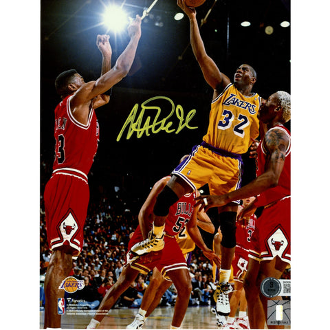 Magic Johnson Autographed Los Angeles Lakers 8x10 Photo Beckett Witness 49325