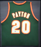 SEATTLE SONICS GARY PAYTON AUTOGRAPHED FRAMED GREEN & RED JERSEY BECKETT 206947