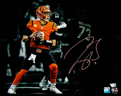 JOE BURROW AUTOGRAPHED 16X20 PHOTO CINCINNATI BENGALS FANATICS HOLO 230094