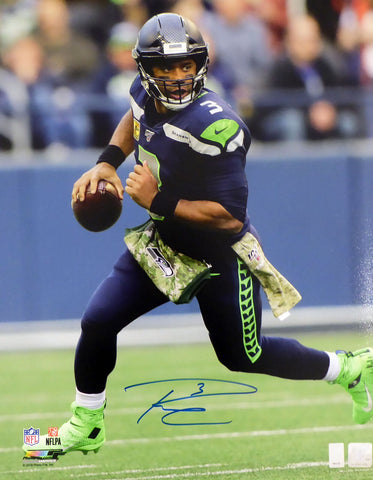 RUSSELL WILSON AUTOGRAPHED 16X20 PHOTO SEATTLE SEAHAWKS RW HOLO STOCK #159123