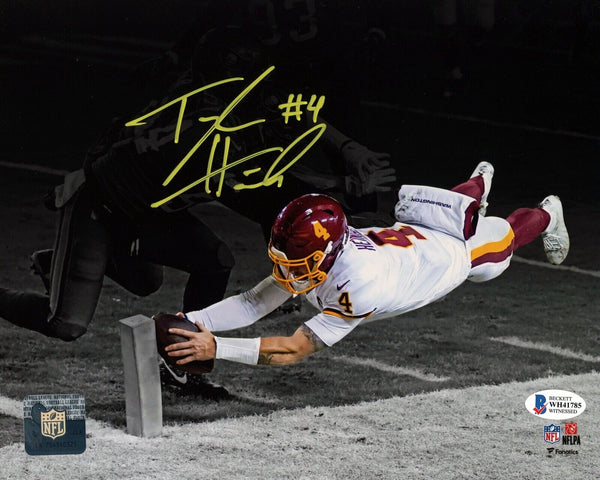 TAYLOR HEINICKE SIGNED WASHINGTON REDSKINS COMMANDERS 8x10 SPOTLIGHT DIVE PHOTO