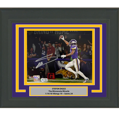 Framed Autographed/Signed Stefon Diggs "Minneapolis Miracle" 8x10 Photo BAS COA