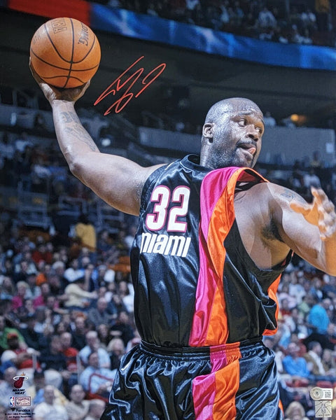 Shaquille O'Neal Autographed Miami Heat 16x20 Photo Beckett Witnessed #3