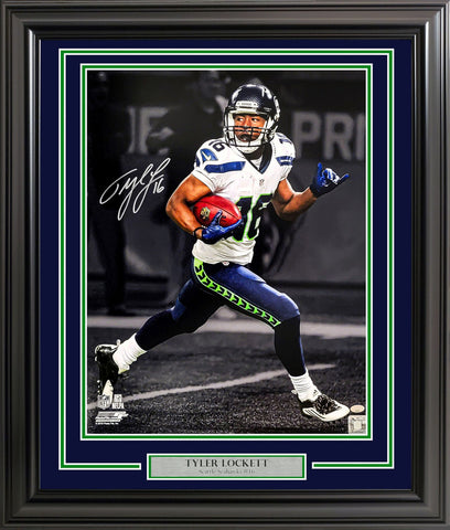 TYLER LOCKETT AUTOGRAPHED FRAMED 16X20 PHOTO SEAHAWKS SPOTLIGHT MCS HOLO 210974