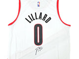 TRAILBLAZERS DAMIAN LILLARD AUTOGRAPHED WHITE FANATICS JERSEY L BECKETT 214826