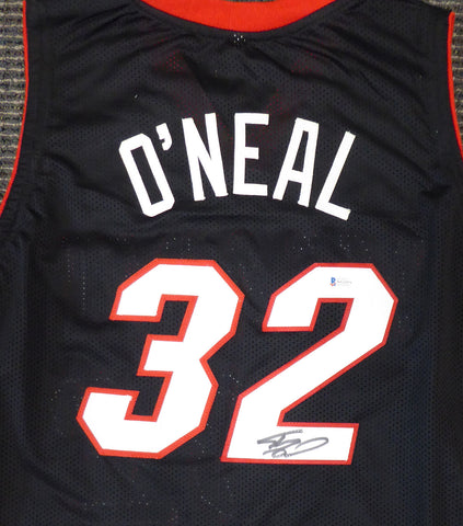 MIAMI HEAT SHAQUILLE SHAQ O'NEAL AUTOGRAPHED BLACK JERSEY ON 2 BECKETT 191016