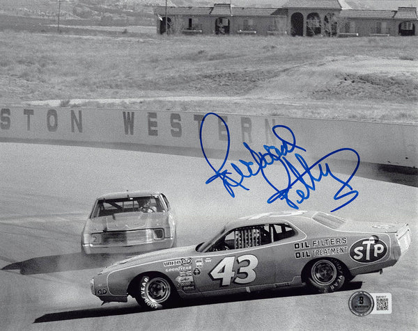 NASCAR Richard Petty Authentic Signed 8x10 Photo Autographed BAS #BM01817