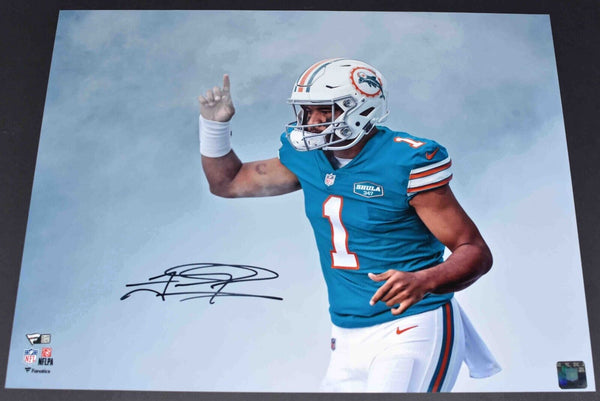 TUA TAGOVAILOA AUTOGRAPHED SIGNED MIAMI DOLPHINS SMOKE 16x20 PHOTO FANATICS