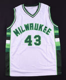 Jack Sikma Signed Milwaukee Bucks Jersey (JSA COA) 7xNBA All Star / Center