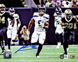 KENNETH WALKER III AUTOGRAPHED SIGNED 8X10 PHOTO SEAHAWKS BECKETT WITNESS 220403