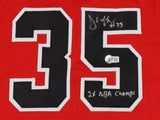 Jason Caffey Signed Chicago Bulls Red Jersey Inscribed "2x NBA Champs" (Beckett)