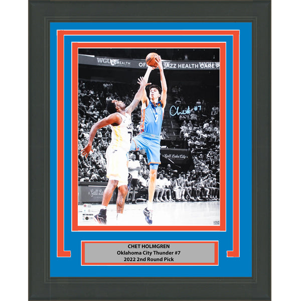 Framed Autographed/Signed Chet Holmgren OKC Thunder 16x20 Photo Beckett COA