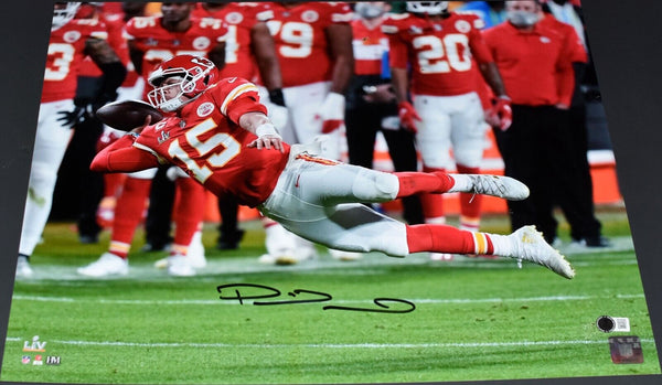 PATRICK MAHOMES SIGNED KANSAS CITY CHIEFS SUPER BOWL LV SUPERMAN 16x20 PHOTO