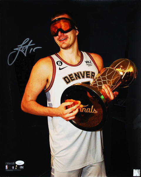 Nuggets Nikola Jokic Signed 16x20 Vertical Spotlight Photo w/ Silver Sig JSA