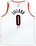 TRAILBLAZERS DAMIAN LILLARD AUTOGRAPHED WHITE FANATICS JERSEY XL BECKETT 214827