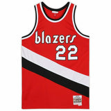 CLYDE DREXLER Autographed "HOF '04" Trail Blazers Red Jersey FANATICS