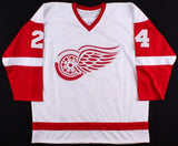 Chris Chelios Signed Detroit RedWings Jersey (JSA COA) NHL Hall of Fame 2013