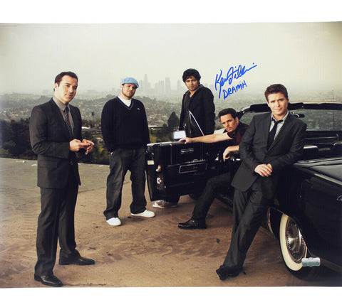 Kevin Dillon Signed Entourage Unframed 16x20 Photo - Season 1 With Car-Drama