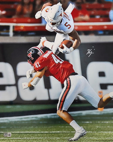 BIJAN ROBINSON AUTOGRAPHED TEXAS LONGHORNS VS TEXAS TECH 16x20 PHOTO BECKETT