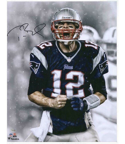 TOM BRADY Autographed New England Patriots "Scream" 16 x 20 Photograph FANATICS