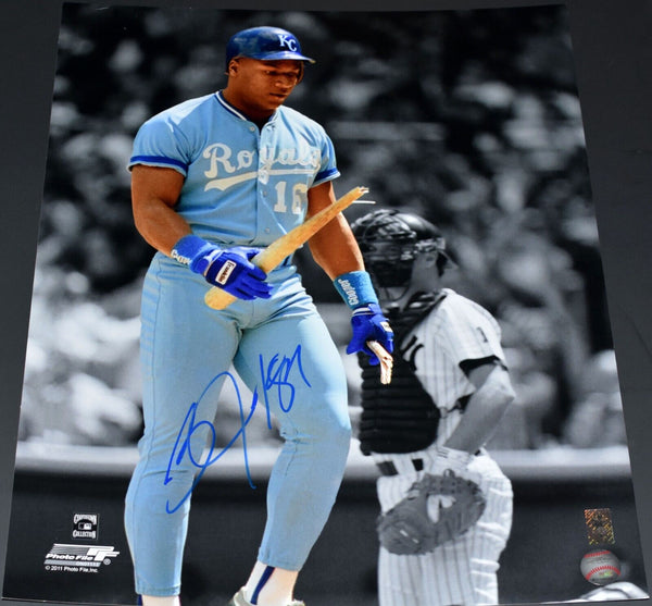 BO JACKSON AUTOGRAPHED KANSAS CITY ROYALS 16x20 SPOTLIGHT PHOTO GTSM