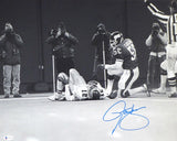 LAWRENCE TAYLOR AUTOGRAPHED 16X20 PHOTO GIANTS OVER CUNNINGHAM BECKETT 177683