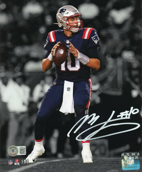 Mac Jones New England Patriots Signed Authentic Spotlight 16x20 Photo BAS