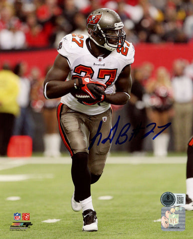 LeGarrette Blount Signed Tampa Bay Buccaneers 8x10 Photo Beckett 45718