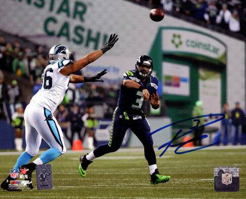 RUSSELL WILSON AUTOGRAPHED 8X10 PHOTO SEATTLE SEAHAWKS RW HOLO STOCK #94274