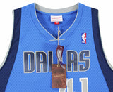 Mavericks Dirk Nowitzki Signed Blue M&N 2010-11 HWC Swingman Jersey BAS