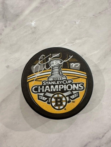 Zdeno Chara Boston Bruins Autographed 2011 Stanley Cup Champions Puck JSA PSA