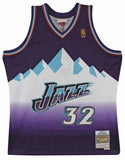 Jazz Karl Malone Signed 1996-97 Purple Mitchell & Ness Swingman Jersey BAS Wit