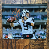 JOE BURROW AUTOGRAPHED SIGNED 8x10 CINCINNATI BENGALS THROW PHOTOGRAPH FANATICS