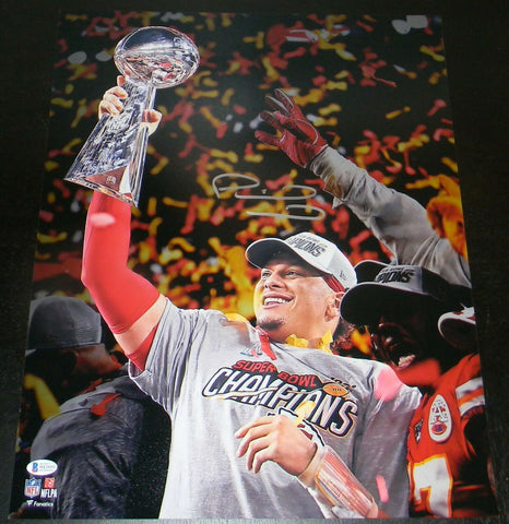 PATRICK MAHOMES SIGNED KANSAS CITY CHIEFS SUPER BOWL LIV TROPHY 16x20 PHOTO BAS