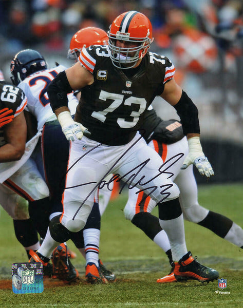 Joe Thomas Signed Cleveland Browns Action vs Bears 8x10 Photo - (SCHWARTZ COA)