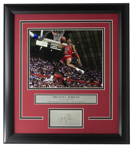 Michael Jordan Bulls Framed 8x10 Gatorade Dunk Photo w/Laser Engraved Signature