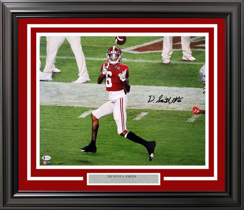 DEVONTA SMITH AUTOGRAPHED FRAMED 16X20 PHOTO ALABAMA CRIMSON TIDE BECKETT 195240